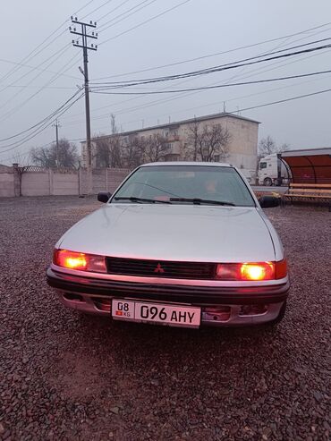 Mitsubishi: Mitsubishi Lancer: 1992 г., 1.5 л, Механика, Бензин, Седан — 1