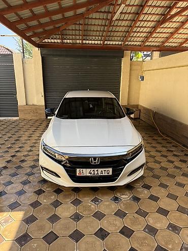 Honda Accord: 2018 г., 1.5 л, Автомат, Бензин, Седан
