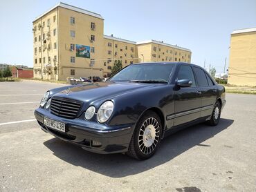 Mercedes-Benz: Mercedes-Benz E-Class: 2 l | 2000 il Sedan — 12
