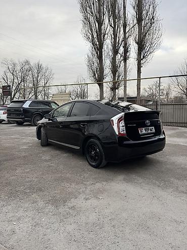 хечбек: Toyota Prius: 2015 г., Гибрид, Хэтчбэк — 4