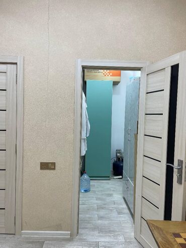 Kommersiya daşınmaz əmlakının satışı: Xırdalanda obyekt satılır. Mərkəzdə bazarın yanındakı binaların — 7