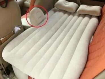 Dusek za auto na naduvavanje Cena 3500 din Sklopivi dušek je