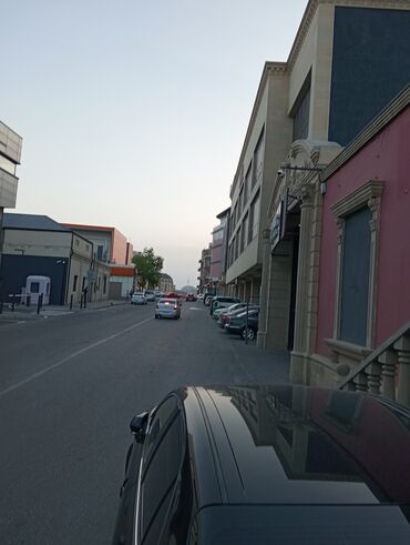Ofislər: Diqqət! Babək prospektində, Radius Təkər Mərkəzi və Ağ Şəhər City Park