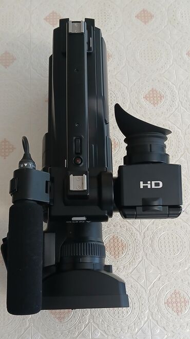 w211 monitor: Sony HD peşəkar videokamera dəsti Xüsusiyyətlər: - HD qeyd (AVCHD və