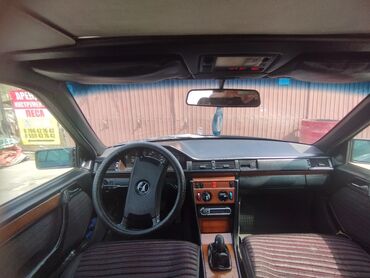 Mercedes-Benz: Mercedes-Benz W124: 1990 г., 2 л, Механика, Бензин, Седан — 10