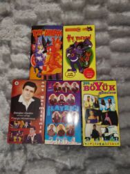 kassetlər: Hamısı birlikdə 8 azn. Ünvan Hövsan. Taxiyə qoyub göndərə bilərik. VHS