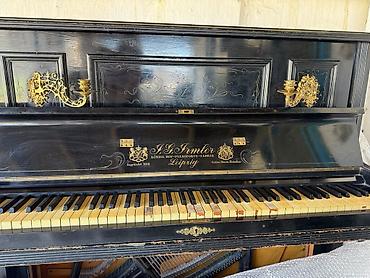 qarmon satilir: Antik piano . Almaniya Leipzig J.irmler təcili satılır. Əlaqə — 1
