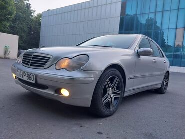 mercedes 190 motor: Mercedes-Benz 320: 3.2 l | 2001 il Sedan