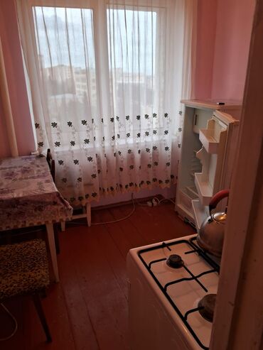 Uzunmüddətli kirayə mənzillər: Сдаю 1 комнатную квартиру возле м.Нефтчиляр,7/9,каменный дом, все
