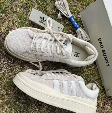 vltn patike: Adidas, 39, color - Beige