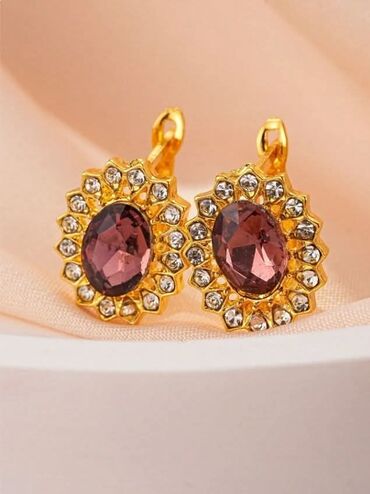 Minđuše: 800 din par — 21