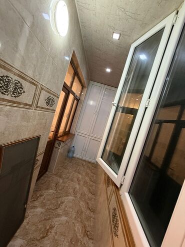 Uzunmüddətli kirayə mənzillər: 1 nəfər otaq yoldaşı lazımdır . Evdə 3 nəfər qız qalır ümumilikdə 4 — 8