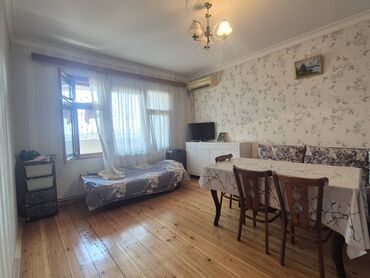 Köhnə tikili: Bakı, Bakıxanov qəs., 3 otaqlı, Köhnə tikili, 85 kv. m — 2