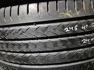 Təkərlər: Continental şinləri 275/35 R20 : 245/40 R20 Təkərlər demək olar ki — 2