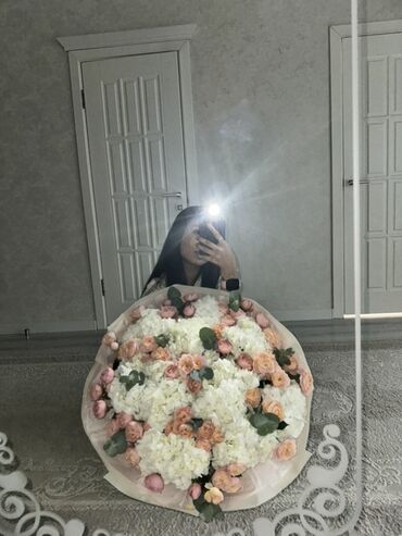 подарок девушке на день рождения бишкек: Большой подарочный букет в нежной пастельной гамме. подходит для