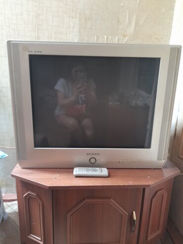 Televizorlar: Klassik borulu televizor + pult və taxta TV tumbası - Marka/model
