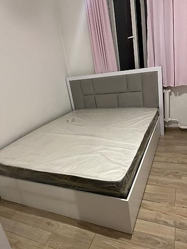 Двуспальная кровать с мягким изголовьем и матрасом - Размер спального