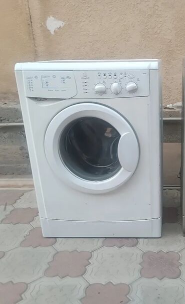 цены посудомоечной машины: Продаю стираную машинуавтомат 
белая indesit -4000сом