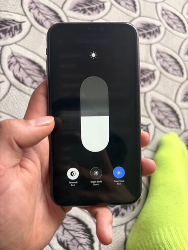 Apple iPhone: IPhone 11, Б/у, 64 ГБ, Черный, Чехол, 76 % — 6