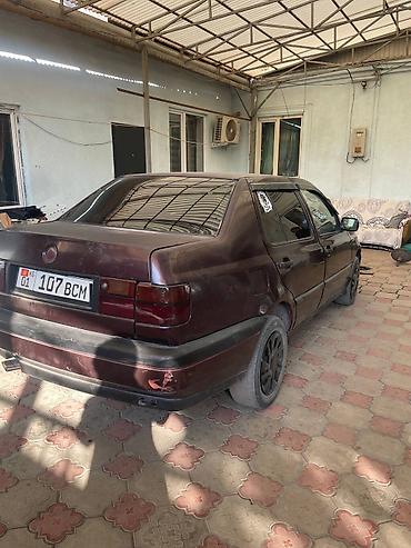 от венто: Volkswagen Vento: 1994 г., Седан — 8
