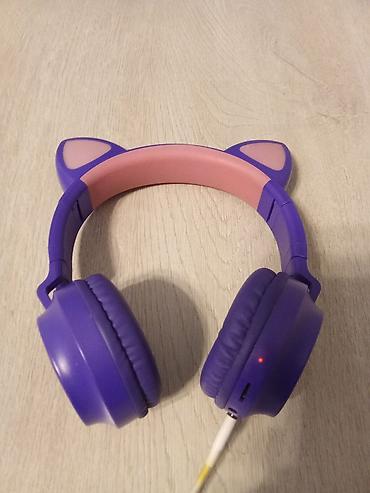 Вокальные микрофоны: Продаются наушники блютуз в рабочем состоянии ! Цена изделия 400 сом — 2