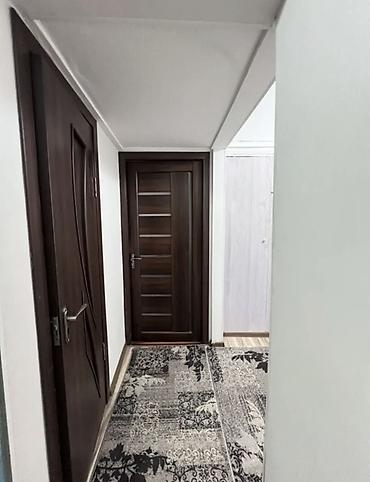 Продажа квартир: 3 комнаты, 62 м², Кудайберген авторынок 105 серия, 2 этаж — 3