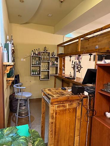 Digər restoran, kafe avadanlığı: 14 ədəd taxta masa * Hər masanın yanında 4 ədəd taxta stul — — 1