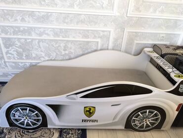 ключи набор: Детская кровать-машина Ferrari. - Дизайн в виде спортивного
