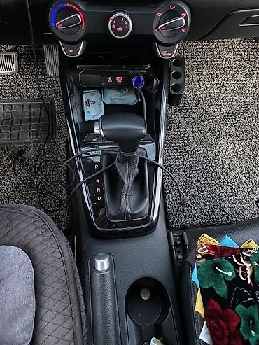 cl 63: Kia Stonic: 2019 г., 1.4 л, Типтроник, Бензин, Кроссовер — 9