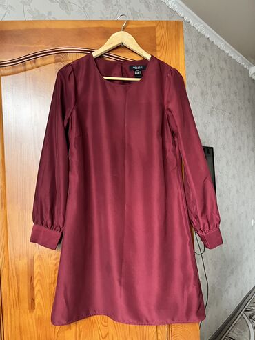 фото 3 на 4 цена бишкек: Вечернее платье, Средняя модель, L (EU 40), XL (EU 42)