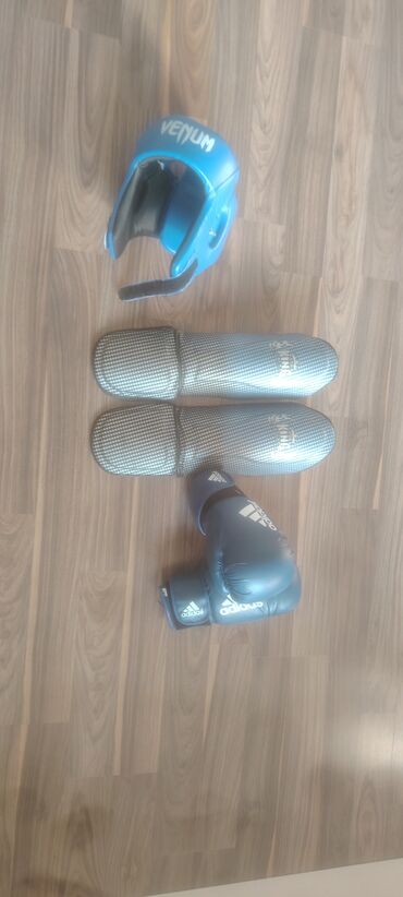 boks əlcəyi: Foot, elcek, slem, hamısı bir yerdə 65 azn real alıcı uçun endirim