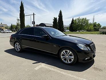mercedes 220: Mercedes-Benz E 200: 1.8 l | 2009 il Sedan — 5