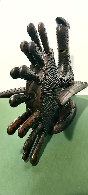 Staro posuđe i escajg: ★ Na prodaju stari ukrasni predmet od punog izrezbarenog drveta u — 1