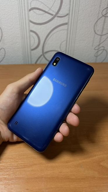 a 20 s: Смартфон Samsung Galaxy A10 (синий) - Экран 6.2", Infinity‑V, IPS — 2