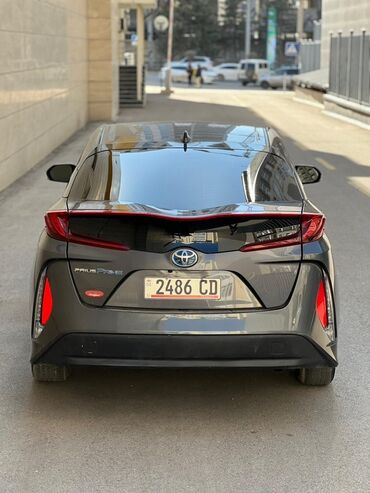 зарядное устройство для электромобиля: Toyota Prius: 2018 г., Гибрид, Хетчбек