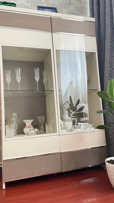 acılıb bağlanan carpayı: Açılan, 4 qapılı Düz dolab, Qorka