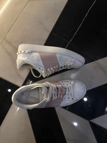 обувь белая: Кроссовки Valentino (оригинал)