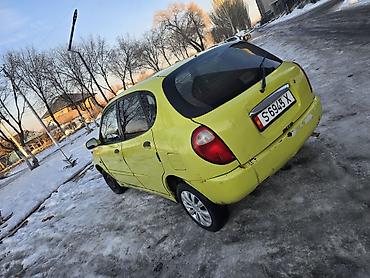 Daihatsu: Daihatsu Sirion: 1998 г., 0.1 л, Механика, Бензин, Хэтчбэк — 2