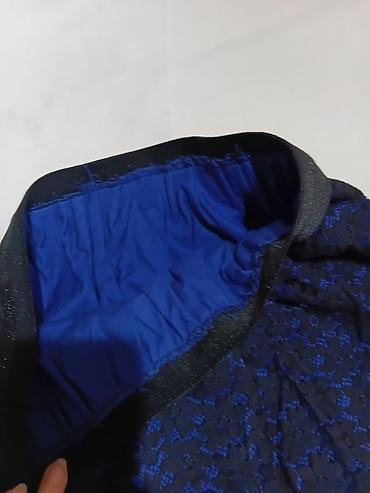 torba givenchy: Elegantna ženska kombinacija: crna čipkana bluza + suknja u — 6