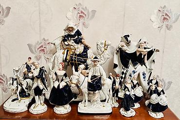 saz satilir: Satılır qedımı Royal Dux fiqurlar her ölçü her növ var 130manatdsn — 1