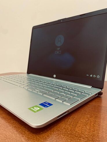 HP: İşlənmiş HP 15.6 ", Intel Core i5, 256 GB