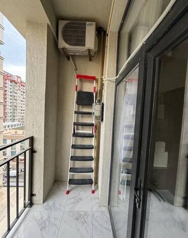 Uzunmüddətli kirayə mənzillər: Nərimanov metrosuna 5 dəgigə piyada məsafədə, 15 mərtəbənin,8-ci — 7