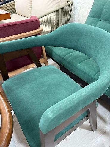 наклонный: Кресло с мягкими подлокотниками в стиле mid-century - Обивка — 4