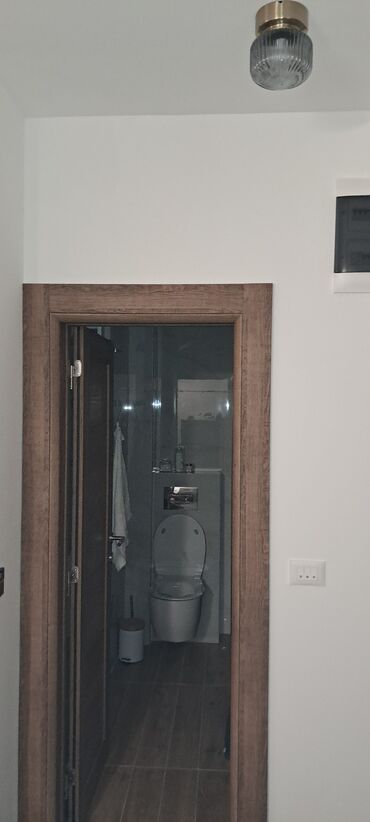 Kreveti: Ugradni TV panel sa dekorativnim lamelama + tapacirani francuski ležaj — 25