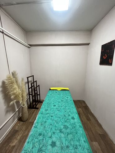 аренда вертолет: Сдаю Кабинет в салоне, 4 м²