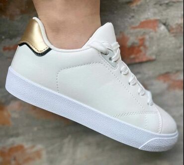 Women's Sneakers and athletic shoes: 2200 — 19