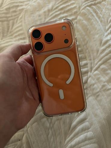 нашел айфон: IPhone 17 Pro, Б/у, 256 ГБ, Оранжевый, 90 % — 1