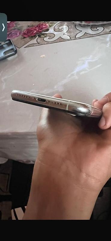 телево: IPhone 11 Pro, Б/у, Серебристый — 2