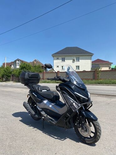 Скутеры: Скутер Yamaha, 150 куб. см, Бензин