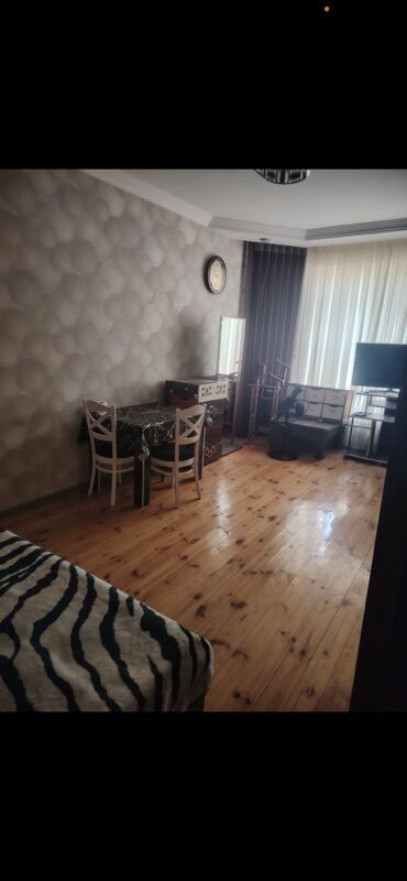 Həyət evləri və villaların satışı: Satılır: həyət evi - Tiplər: 1 mərtəbəli fərdi yaşayış evi, kürsülü — 18